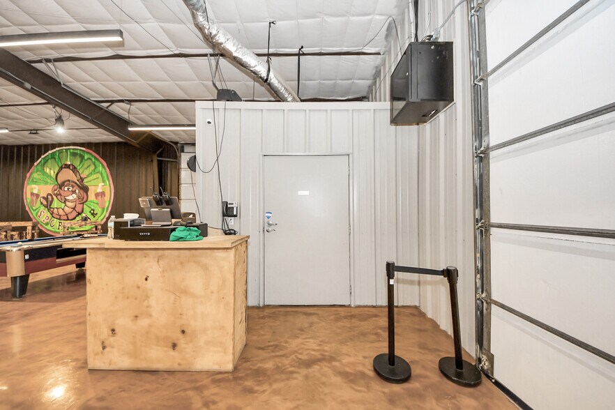 More Photos Of 11730 Aldine Westfield Rd, Houston Warehouse For Sale