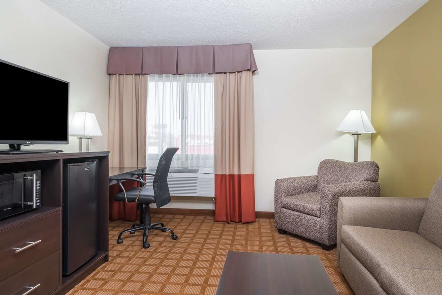 More Photos Of 2401 S Main St, Rice Lake Hotel For Sale