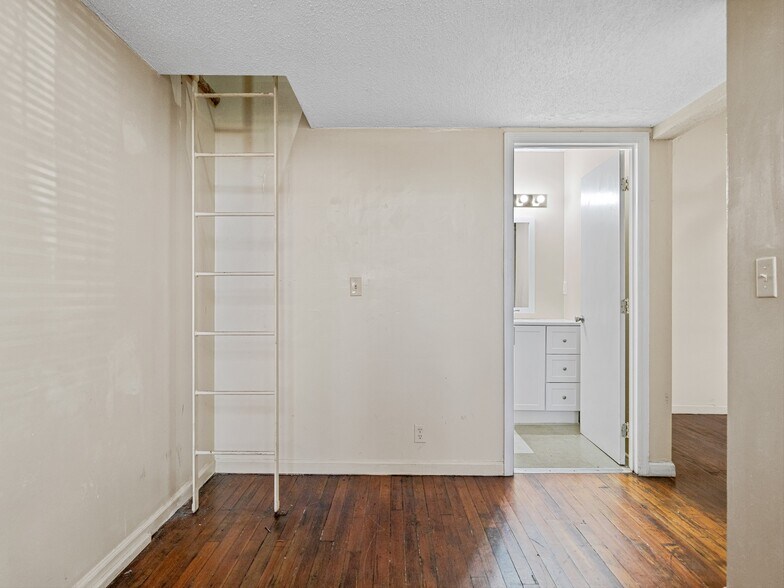 More Photos Of 58 Broadway St, Asheville Storefront Retail Residential For Sale