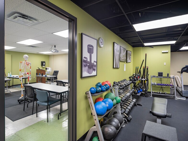 More Photos Of 9140 Ward Pky, Kansas City Office For Lease