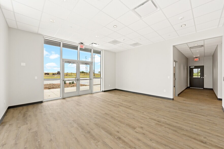 More Photos Of 1720 Eberhart Rd, Temple Warehouse For Lease