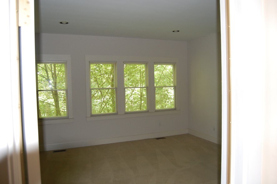 More Photos Of 101 Cloister Ct, Chapel Hill Office For Sale