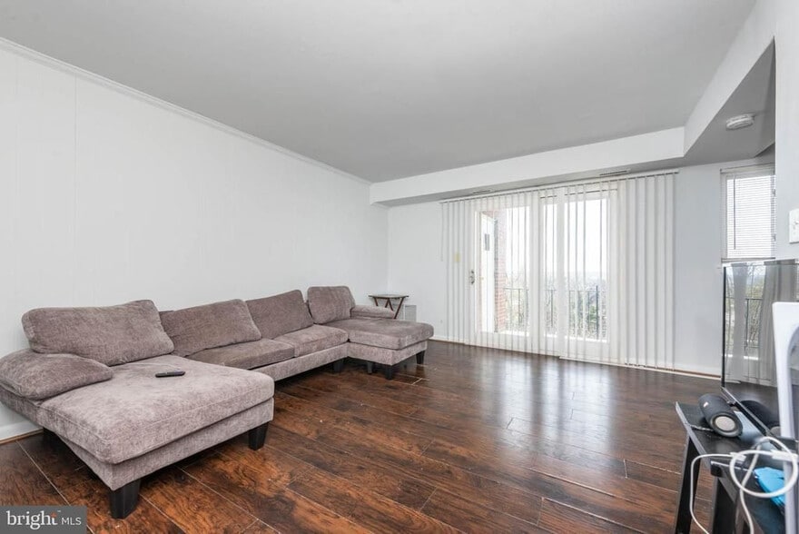 More Photos Of 1911 W Baltimore St, Baltimore Apartments For Sale