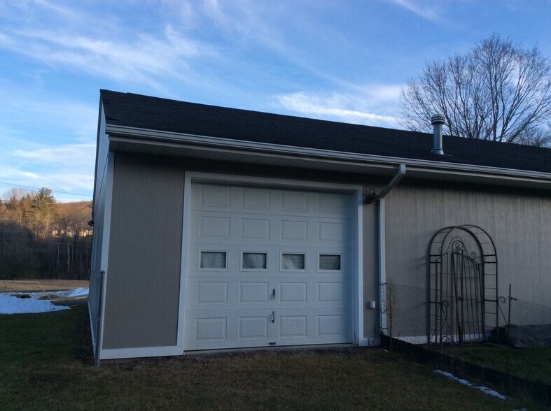 More Photos Of 1019 Middle Stella Ireland Rd, Binghamton Flex For Lease