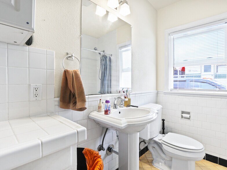 More Photos Of 7231 NE M L King Blvd, Portland Apartments For Sale