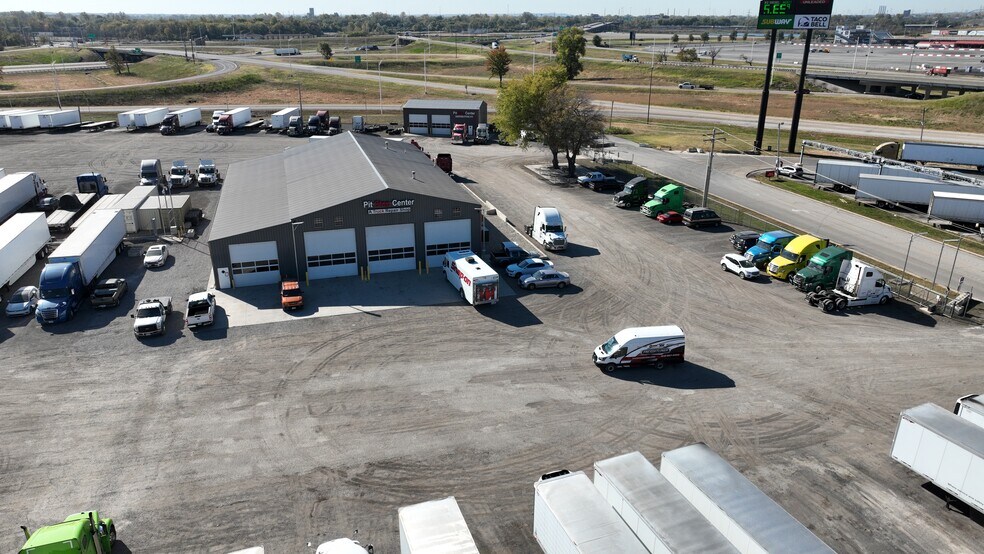 More Photos Of 895 Madison Rd, East Saint Louis Truck Terminal For Lease