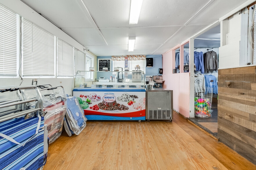 More Photos Of 2 S Bay Shore Dr, Milton Convenience Store For Sale