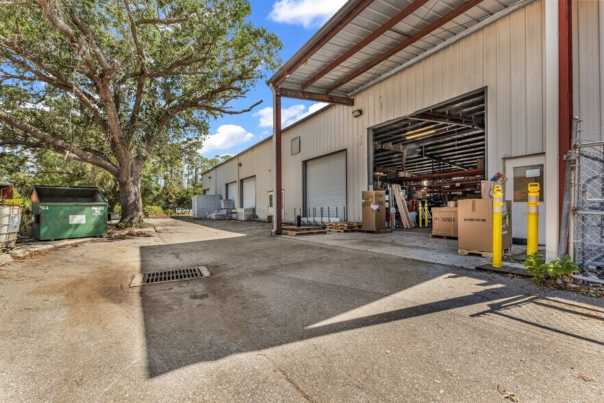 More Photos Of 18230 Paulson Dr, Port Charlotte Warehouse For Sale
