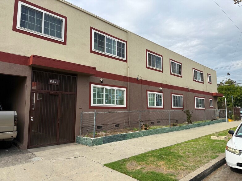 More Photos Of 6945 Hinds Ave, North Hollywood Apartments For Sale