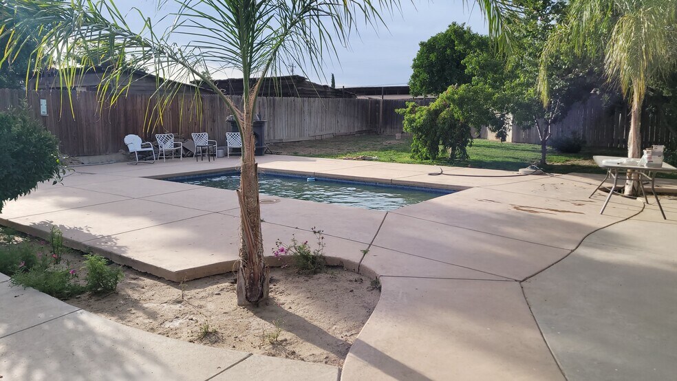More Photos Of 9820 Greenacres Dr, Bakersfield Apartments For Sale