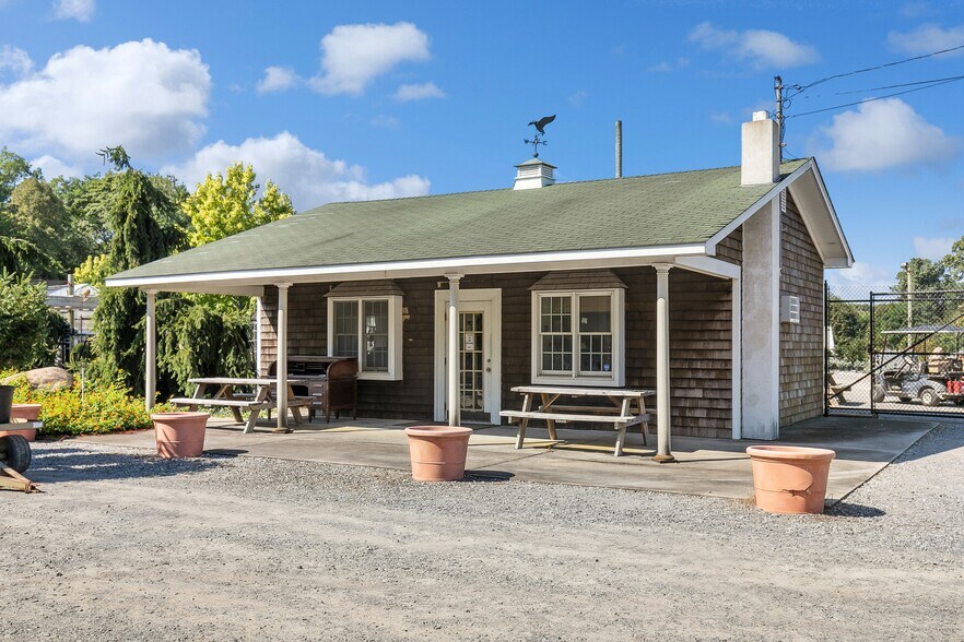 More Photos Of 185 N Country Rd, Mount Sinai Garden Center For Sale