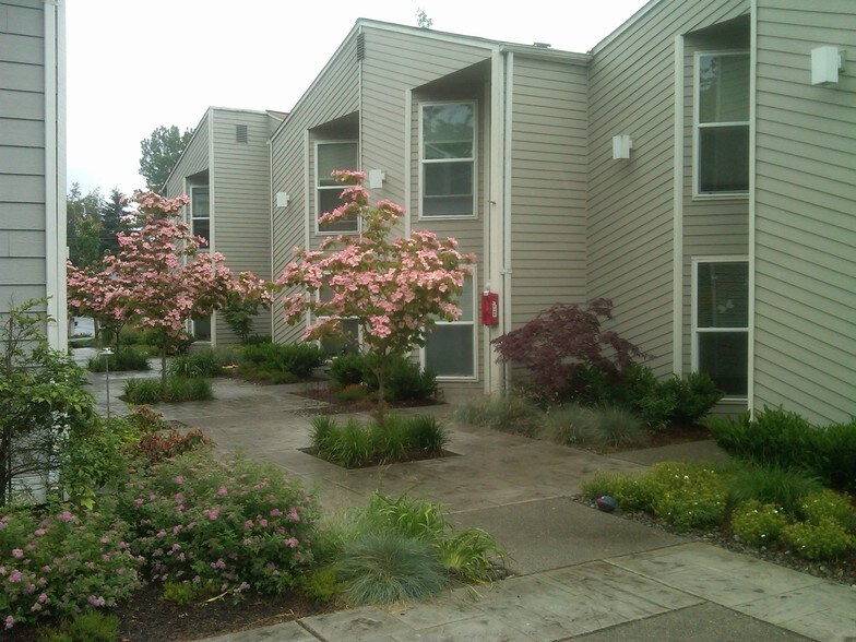 More Photos Of 425 4th St NE, Puyallup Apartments For Sale