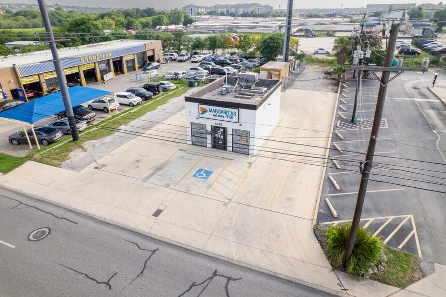 More Photos Of 5726 Babcock Rd, San Antonio Freestanding For Lease