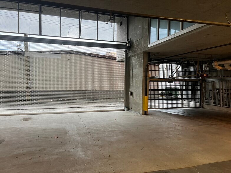 More Photos Of 939 Hastings St E, Vancouver Flex For Sale