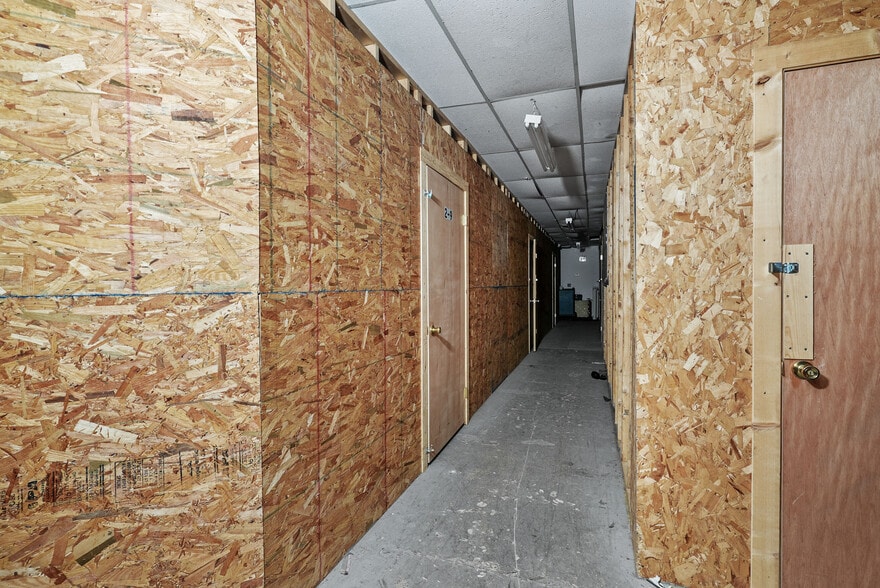 More Photos Of 45 Old Flat River, Coventry Manufacturing For Sale