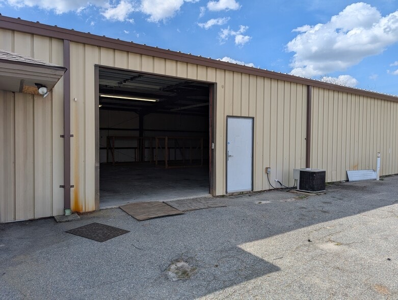 More Photos Of 4168 Old US 41 N, Valdosta Light Distribution For Lease