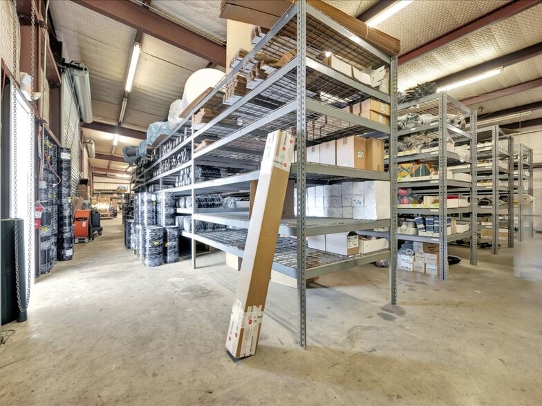More Photos Of 1610 N John Redditt Dr, Lufkin Light Manufacturing For Sale