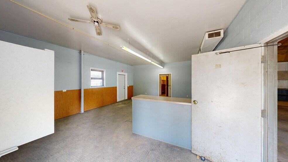 More Photos Of 120 W Charles St, Readstown Warehouse For Sale