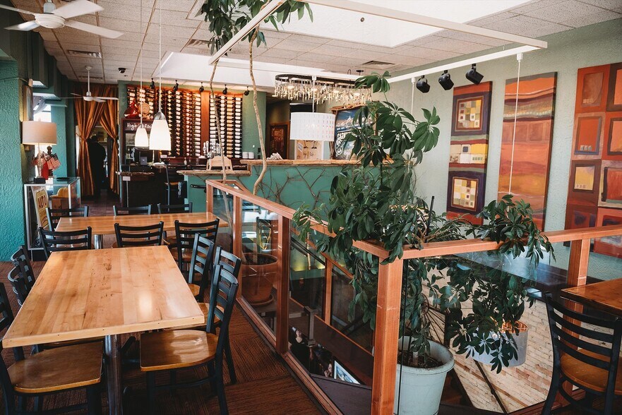 More Photos Of 232 Broadway, Wisconsin Dells Bar For Sale