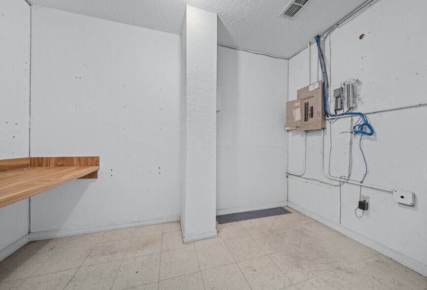 More Photos Of 11641 SW 90th Ter, Ocala Warehouse For Lease