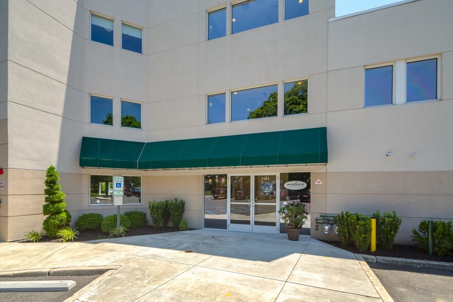 More Photos Of 3221 Route 38, Mount Laurel Medical For Lease