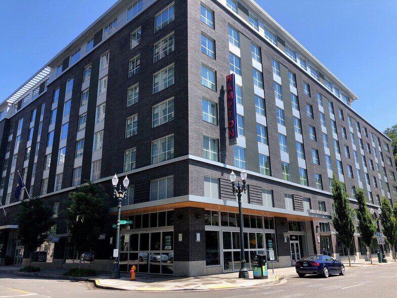 More Photos Of 325 NW Park Avenue, Portland Hotel For Lease