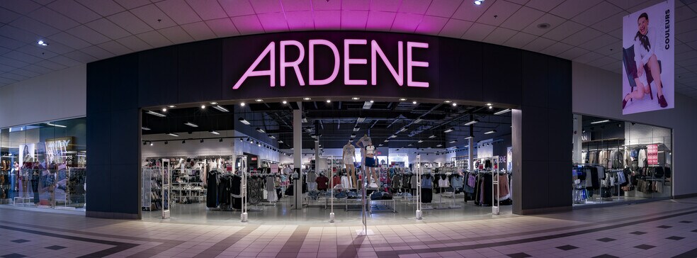 More Photos Of 705 Av Du Pont N, Alma General Retail For Lease