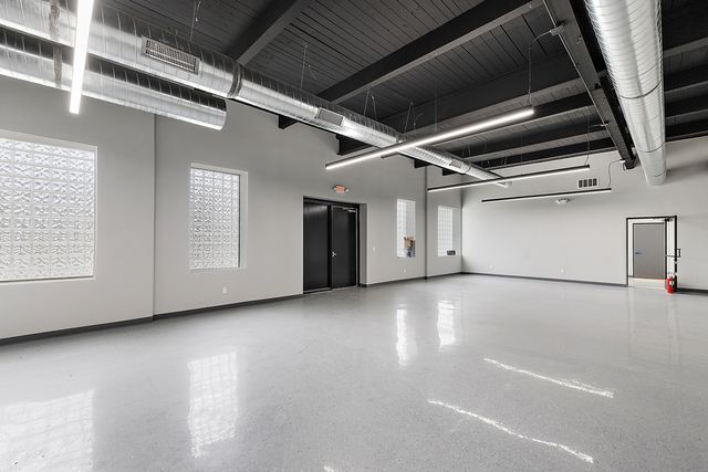 More Photos Of 20530 Hoover Rd, Detroit Warehouse For Lease