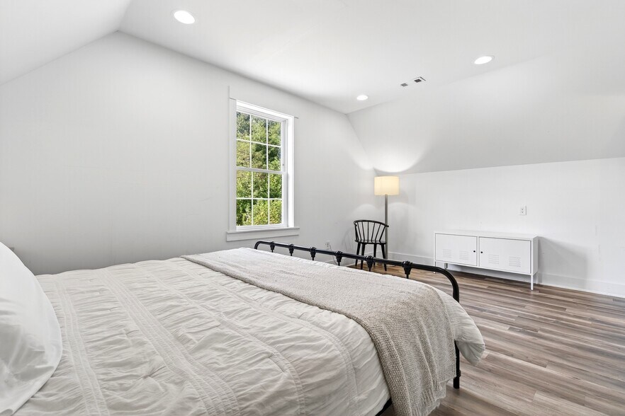 More Photos Of 8026 Buck Creek Rd, Marion Apartments For Sale
