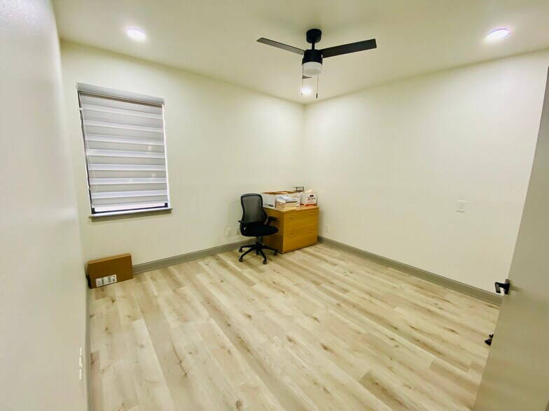 More Photos Of 189 E Austin St, New Braunfels Medical For Lease