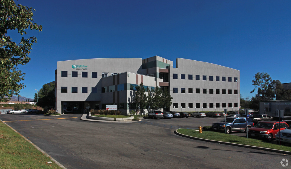 Primary Photo Of 11600 Indian Hills Rd, Mission Hills Medical For Lease