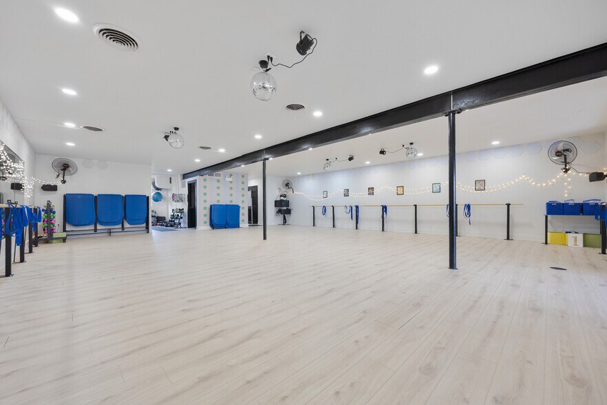 More Photos Of 7359-7363 W North Ave, River Forest Storefront For Sale