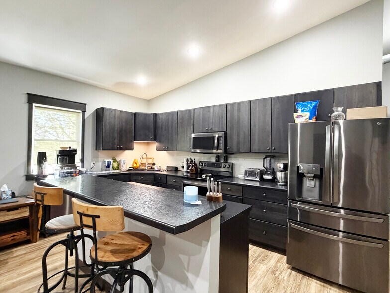 More Photos Of 359 Elm st, New Auburn Freestanding For Sale