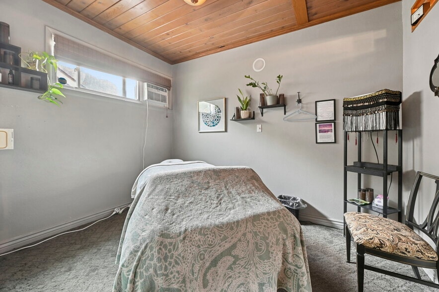 More Photos Of 2402 N Nevada Ave, Colorado Springs Freestanding For Sale