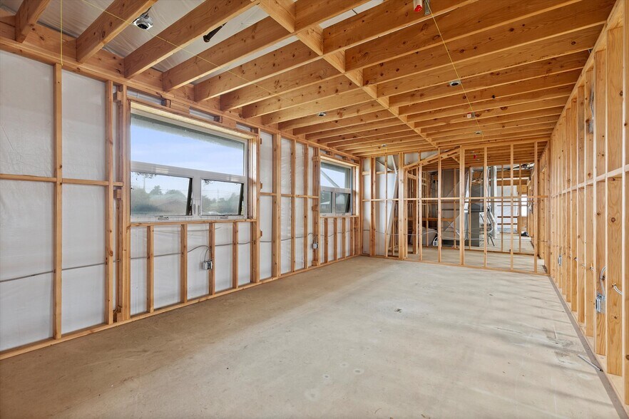 More Photos Of 1025 NW Grove st, Newport Industrial For Sale