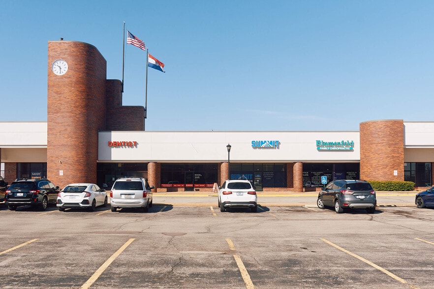 More Photos Of 1-40 Ronnie's Plz, Saint Louis Unknown For Lease