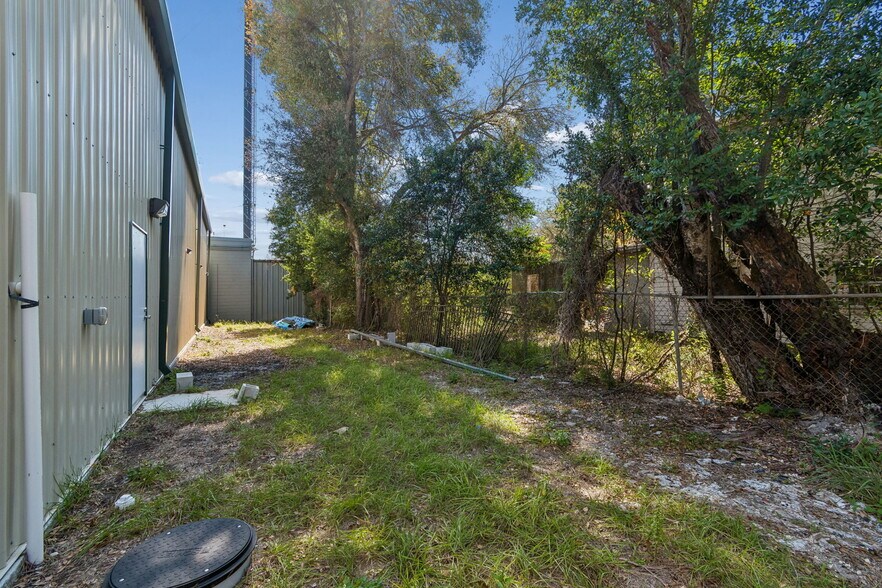 More Photos Of 2820 N 34th St, Tampa Warehouse For Lease