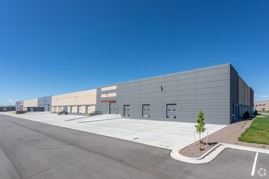 More Photos Of 8450 Highfield Pky, Englewood Distribution For Lease