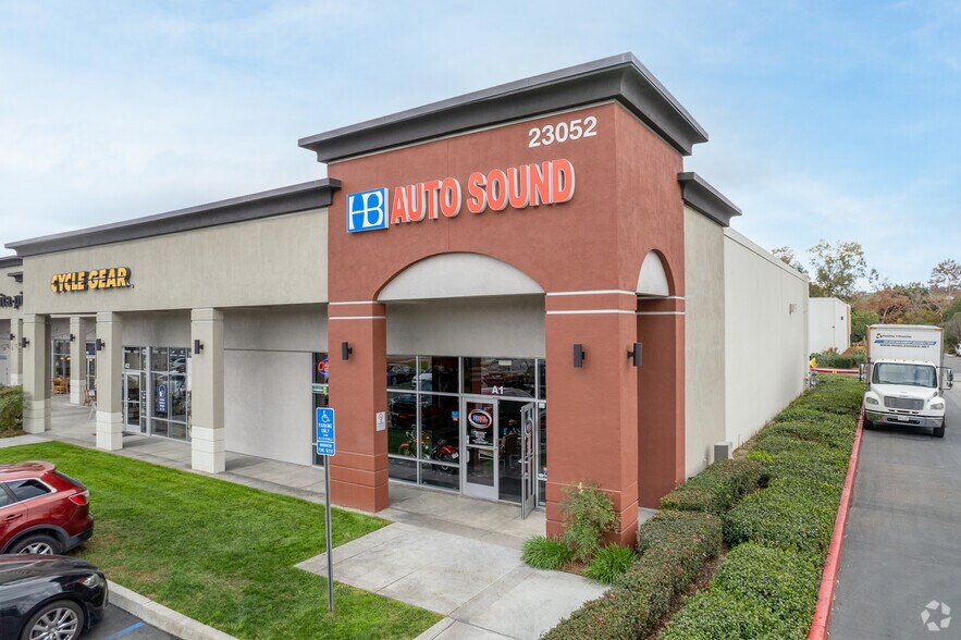 More Photos Of 23052 Lake Forest Dr, Laguna Hills Storefront For Lease