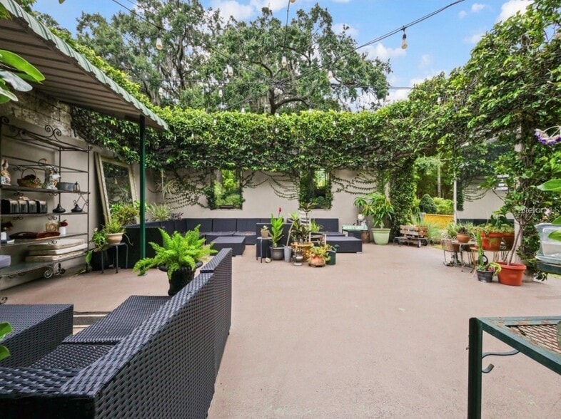 More Photos Of 4421 Edgewater Dr, Orlando Freestanding For Sale