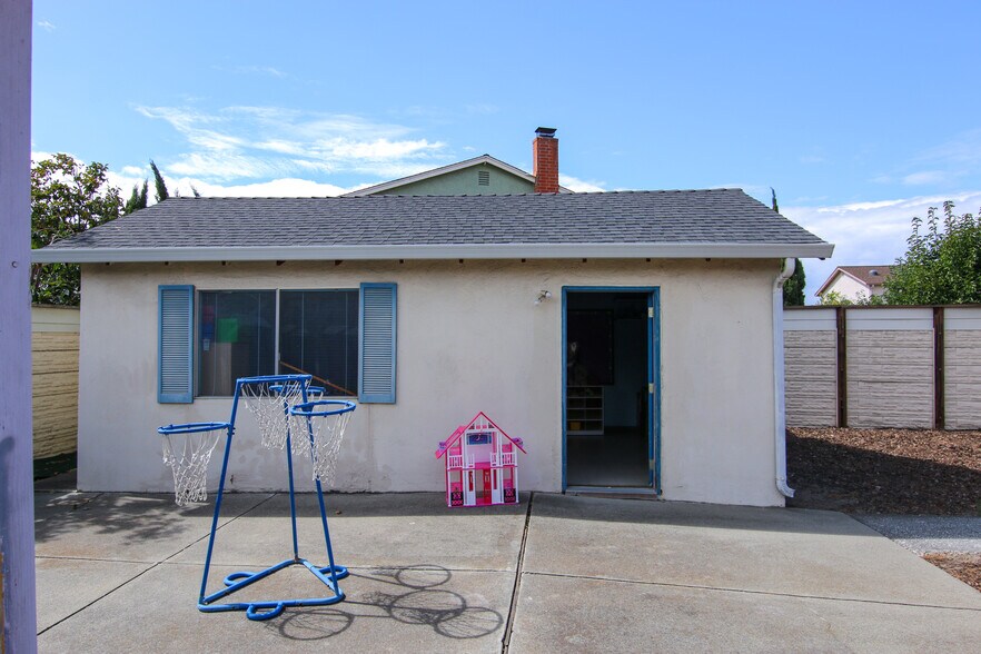 More Photos Of 1133 Piedmont Rd, San Jose Schools For Sale