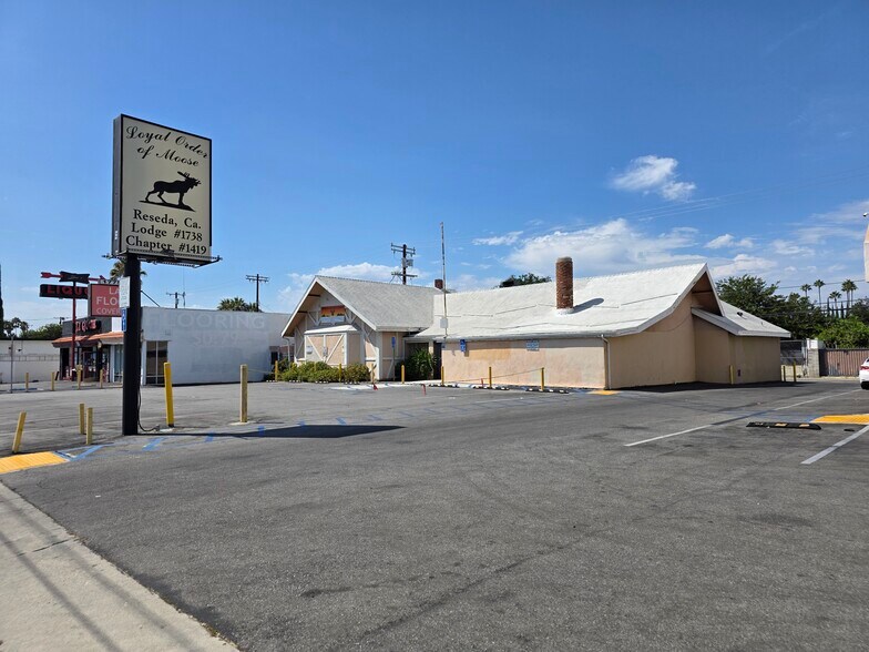 Primary Photo Of 17751 Saticoy St, Reseda Restaurant For Lease