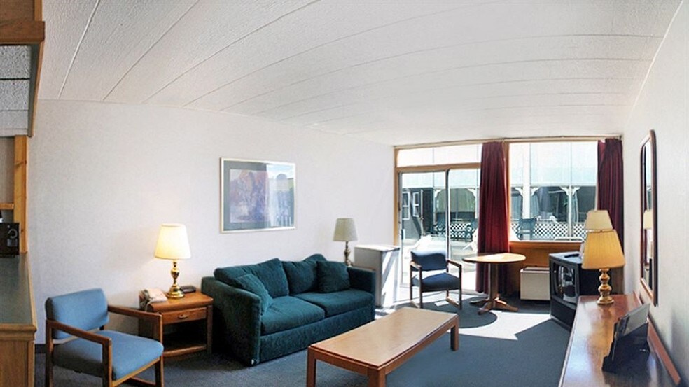 More Photos Of 2967 Henry St, Muskegon Hotel For Sale