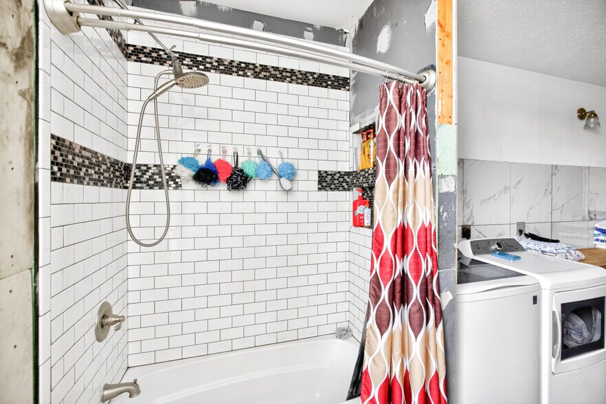 More Photos Of 100 Main St, Moro Specialty For Sale