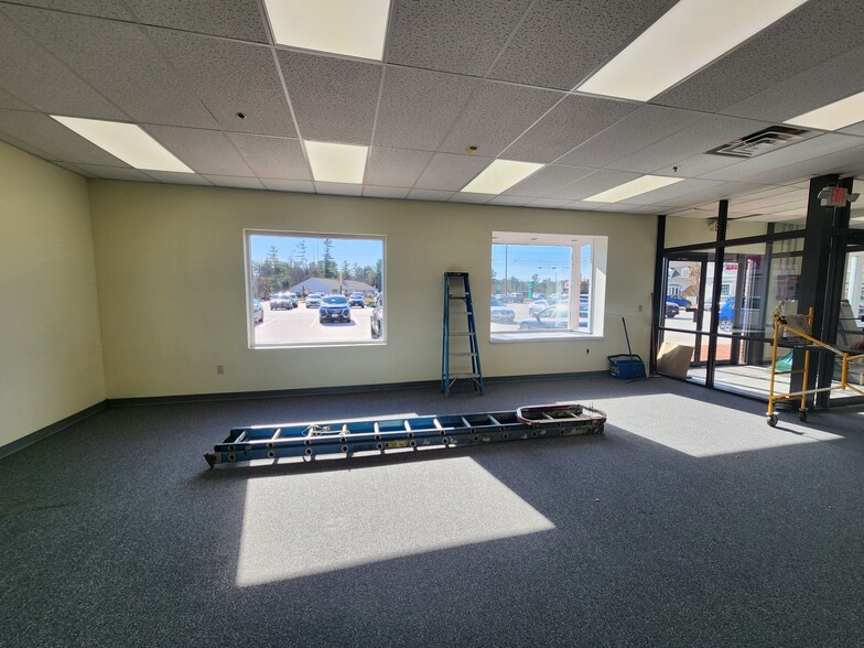 More Photos Of 705-709 Milford Rd, Merrimack Unknown For Lease
