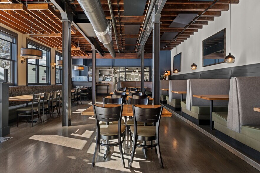 More Photos Of 121 E 2nd Ave, Niwot Restaurant For Lease
