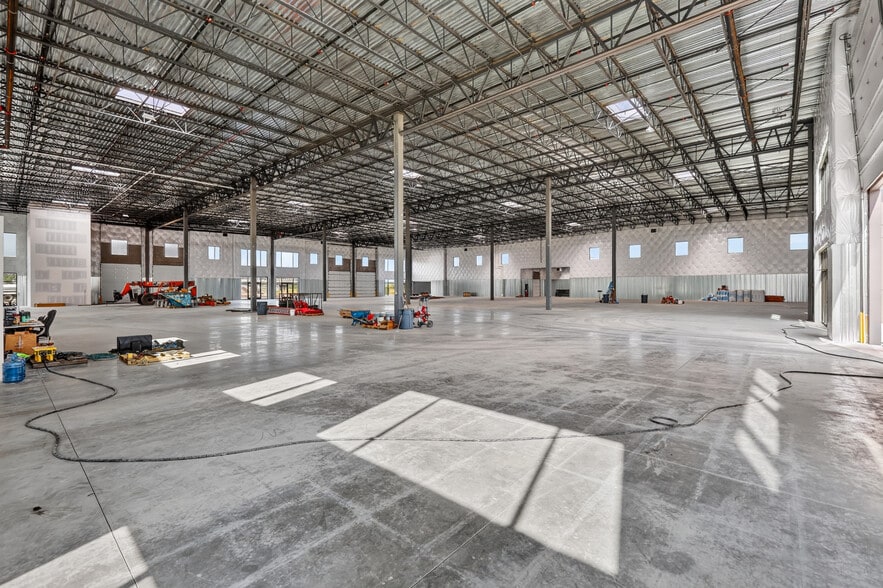 More Photos Of 22421 E Appleway Ave, Liberty Lake Showroom For Lease