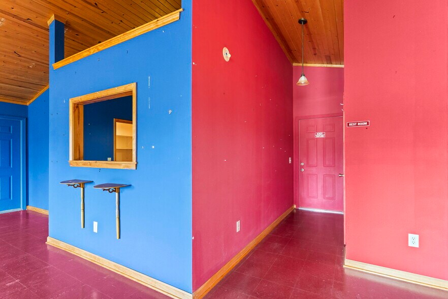 More Photos Of 307 N Armstrong St, Crothersville General Retail For Sale