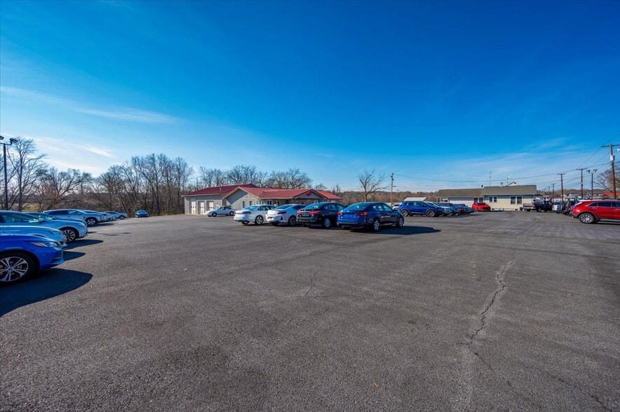 More Photos Of 422 W Loudon St, Chambersburg Auto Dealership For Sale