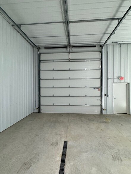 More Photos Of 700 Armstrong Dr, Fairmont Service For Sale